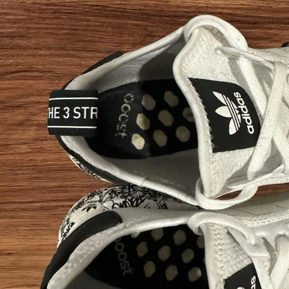 Men’s Adidas NMD R1 Nomad White / Black Graffiti Plugs, Size 11.5 Boost …