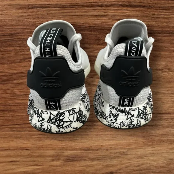 Men’s Adidas NMD R1 Nomad White / Black Graffiti Plugs, Size 11.5 Boost …