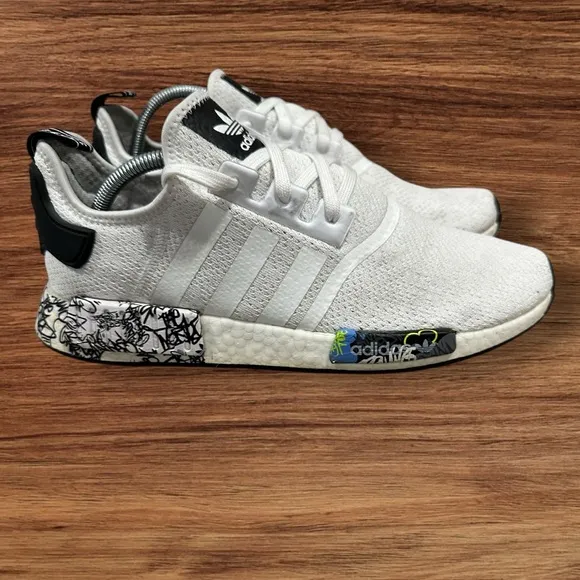 Men’s Adidas NMD R1 Nomad White / Black Graffiti Plugs, Size 11.5 Boost …