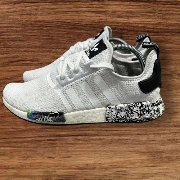 Men’s Adidas NMD R1 Nomad White / Black Graffiti Plugs, Size 11.5 Boost …