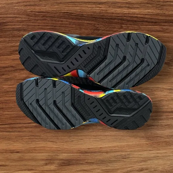 Men’s BROOKS Launch 8 Black / Rainbow / Multi Colored Sneakers, Size 13.