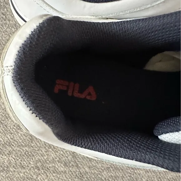 Men’s FILA Tri-Runner White &amp; Navy Low Top Sneakers, Size 11.