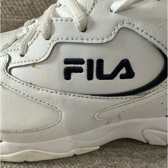 Men’s FILA Tri-Runner White &amp; Navy Low Top Sneakers, Size 11.