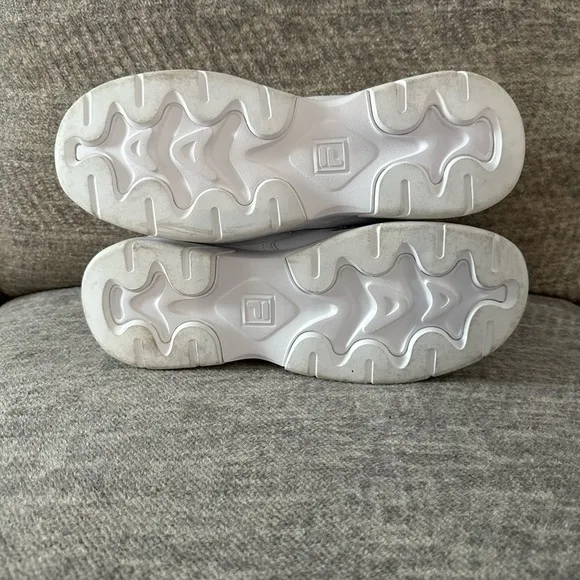 Men’s FILA Tri-Runner White &amp; Navy Low Top Sneakers, Size 11.