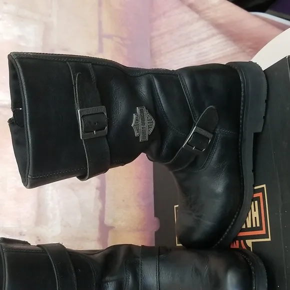 Men's Harley Davidson calf boots. Size 10.5. Color black.