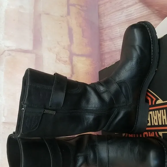 Men's Harley Davidson calf boots. Size 10.5. Color black.