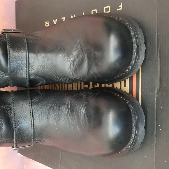 Men's Harley Davidson calf boots. Size 10.5. Color black.