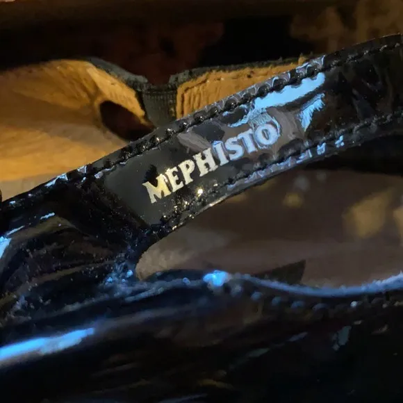 Mephisto‎ patent leather sandals slides open toe back strap