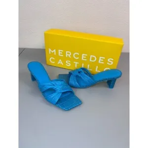 Mercedes Castillo women's 6.5 capri blue Calisse side knot heeled sandals NIB