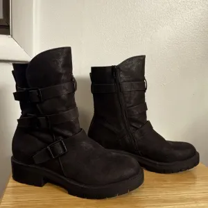 Mia Black Leather Mid-Calf Buckle Boots Size 8.5 Chunky Platform