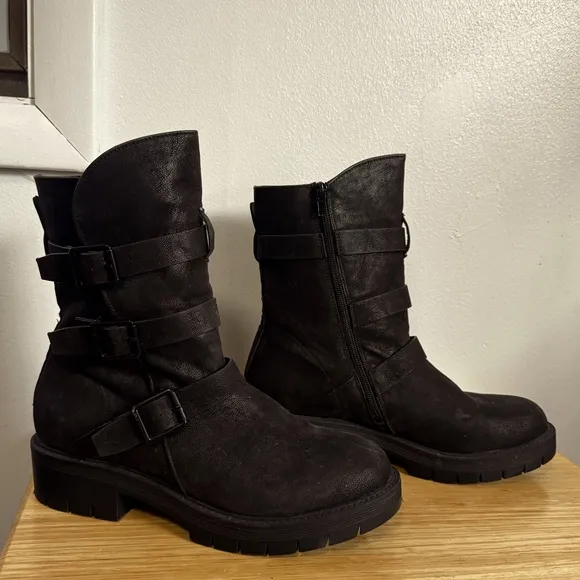 Mia Black Leather Mid-Calf Buckle Boots Size 8.5 Chunky Platform