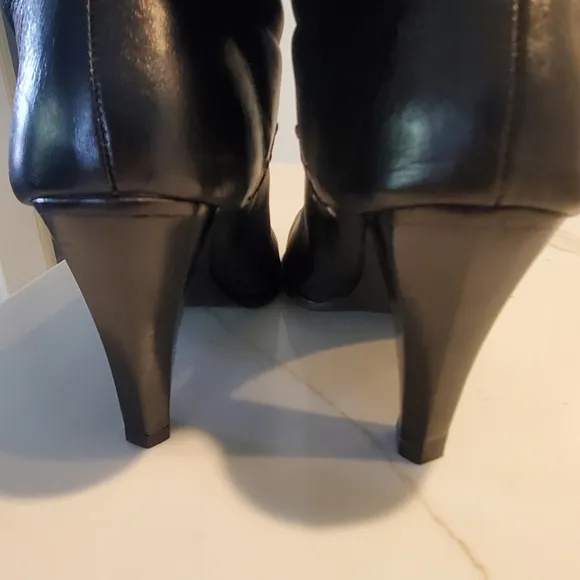 Michael Kors Astor tall slouch boots (8 1/2) runs big so can fit 9