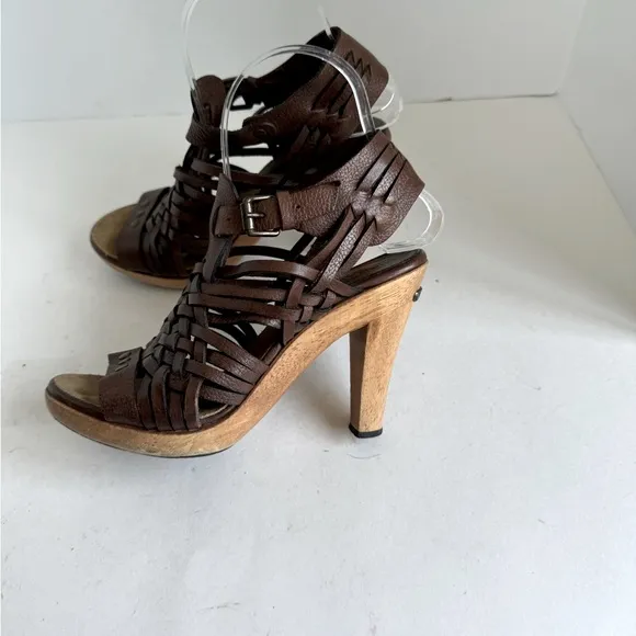 Michael Kors leather high heel sandal shoes. Size 5.5