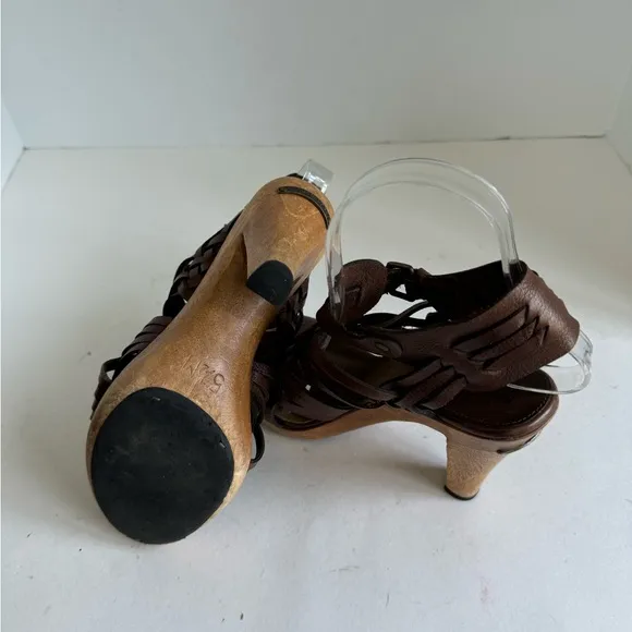 Michael Kors leather high heel sandal shoes. Size 5.5