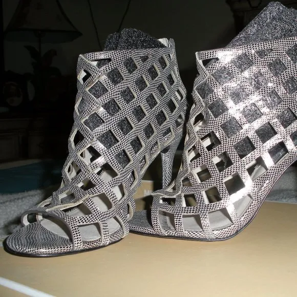 Michael Kors,  Silver open toed sandals. Leather silver metallic heels