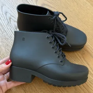 Mini Melissa Stellar Lace Up Ankle Boots Kids - EUC - Girls Size 1 - Black