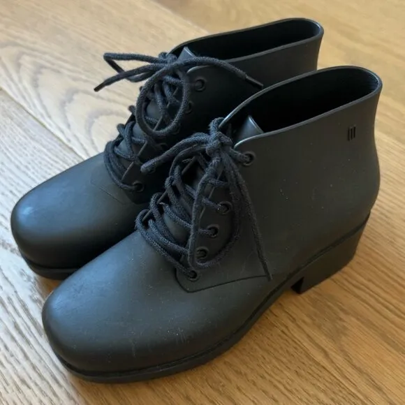 Mini Melissa Stellar Lace Up Ankle Boots Kids - EUC - Girls Size 1 - Black
