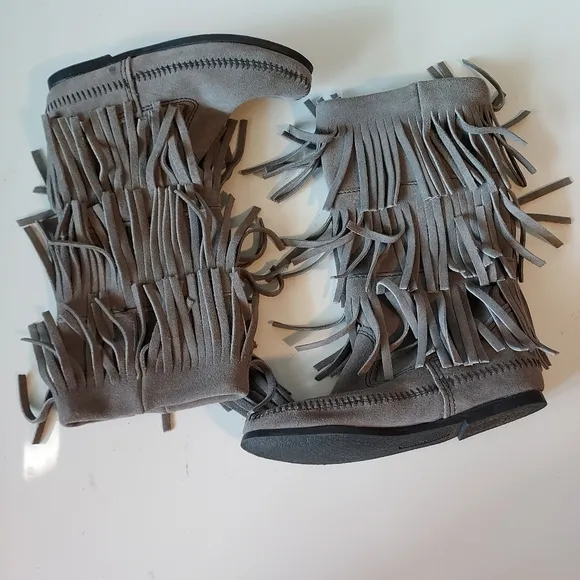 MINNETONKA 3 layer fringe boots