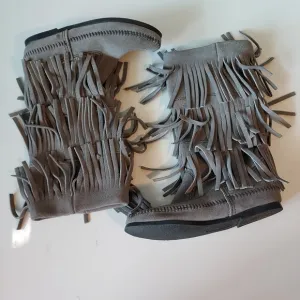 MINNETONKA 3 layer fringe boots