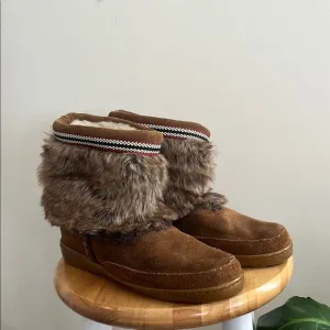 Minnetonka Leather Boots Moccasin 10 Fur Warm Winter Bohemian Cozy mid Calf