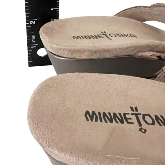 Minnetonka Women’s 9 Pewter Gray Leather  Beaded Stone Wedge Thong Sandals
