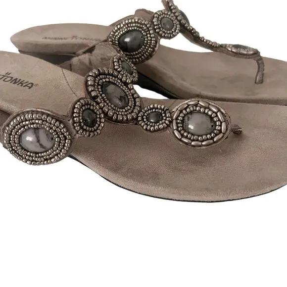 Minnetonka Women’s 9 Pewter Gray Leather  Beaded Stone Wedge Thong Sandals