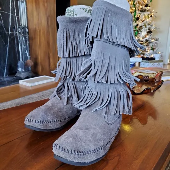 Minnetonka Gray 3-Layer Fringe Suede Boots Size 10