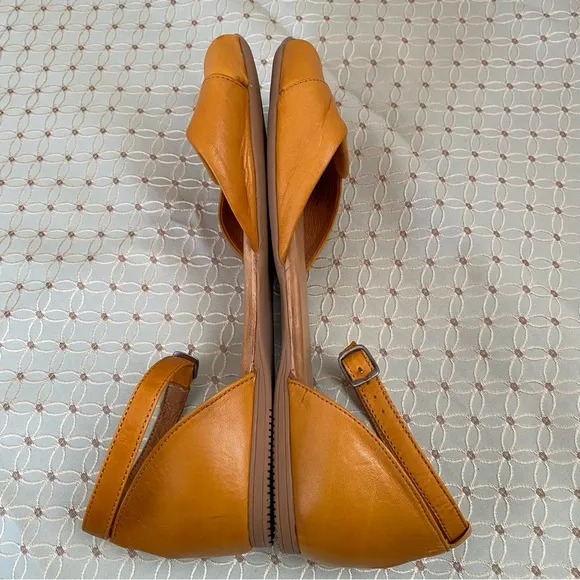 MIZ MOOZ New York &quot;Aster&quot; YELLOW Buttery Soft Leather Sandals Size 41/ US 10.5