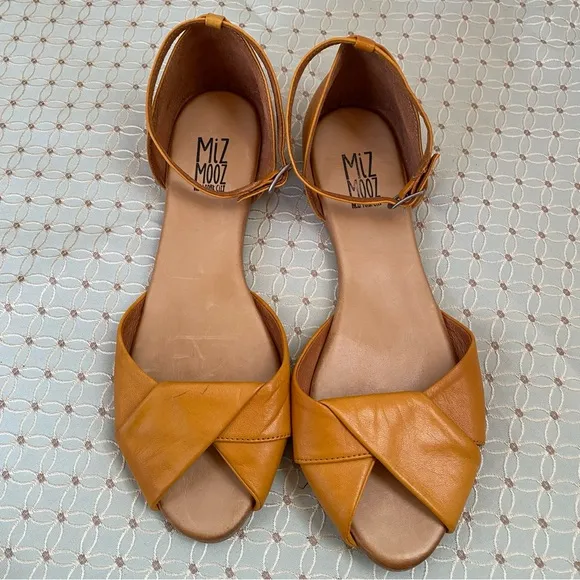 MIZ MOOZ New York &quot;Aster&quot; YELLOW Buttery Soft Leather Sandals Size 41/ US 10.5