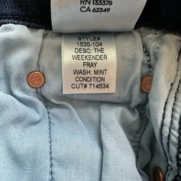 Mother Jeans The Weekender Fray Wash - Mint Condition Size 26