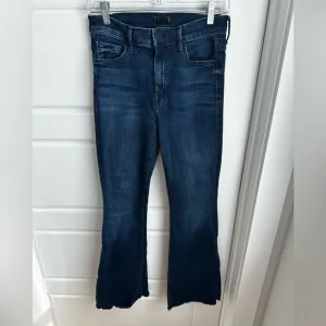 Mother Jeans The Weekender Fray Wash - Mint Condition Size 26