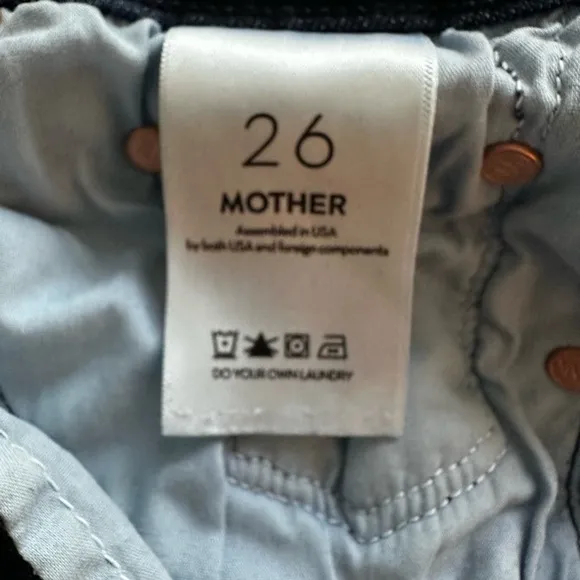 Mother Jeans The Weekender Fray Wash - Mint Condition Size 26