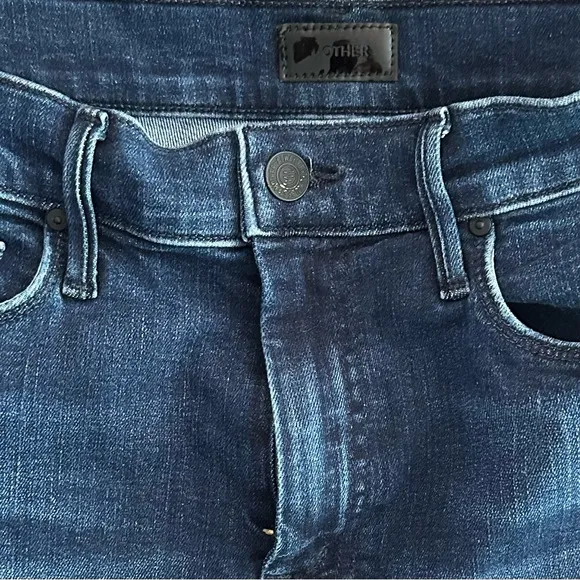Mother Jeans The Weekender Fray Wash - Mint Condition Size 26