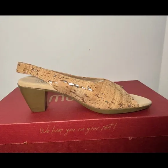 Munro Rochelle Cork Sling Back Heeled Sandals Shoes Size 7 Narrow