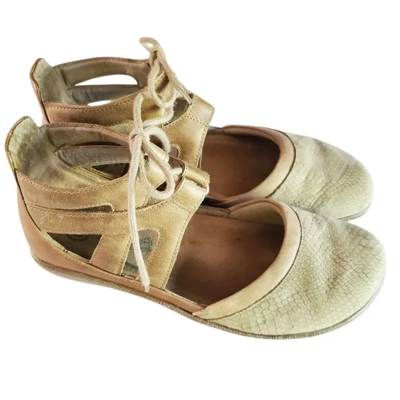 NAOT KATA Nuetral Tan Cream Snake Embossed Leather Lace-Up Sandals Women's SZ 7