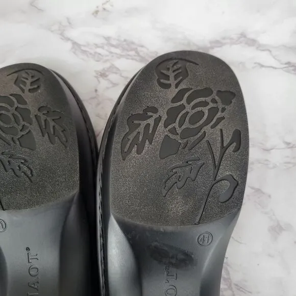 NAOT Women's Euro Size 41 Strappy Sandals Silver Leather Faux Snakeskin
