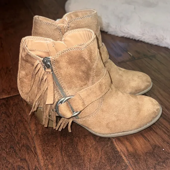 Índigo brown suede ankle boots chunky heel fringe &amp; buckle side zip up size 7