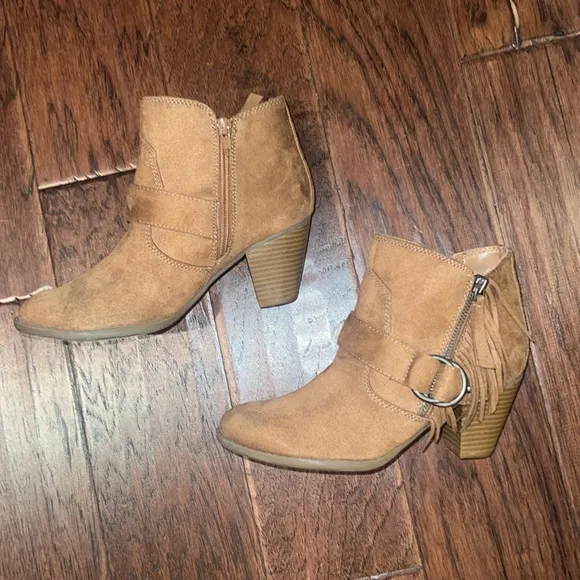 Índigo brown suede ankle boots chunky heel fringe &amp; buckle side zip up size 7