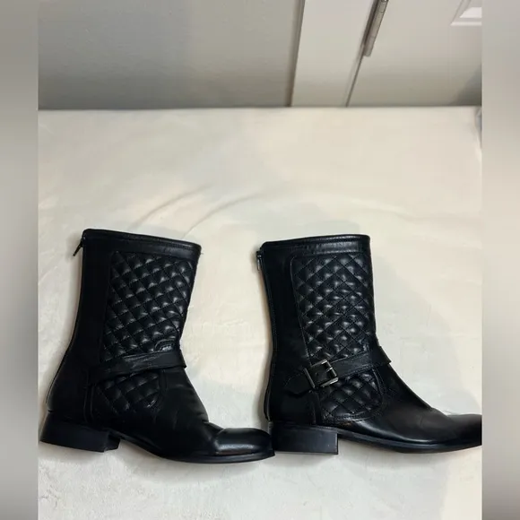 Neiman Marcus Black Leather Mid Calf Boots size 8 1/2 M