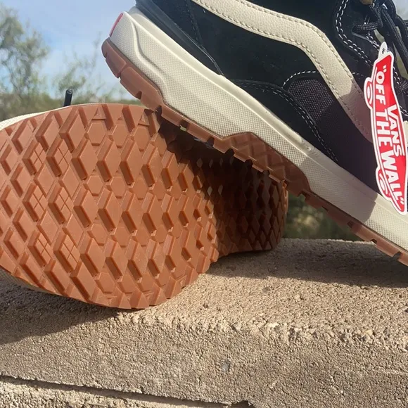 New All Weather Ultrarange EXO Vans Hi Top Sneakers