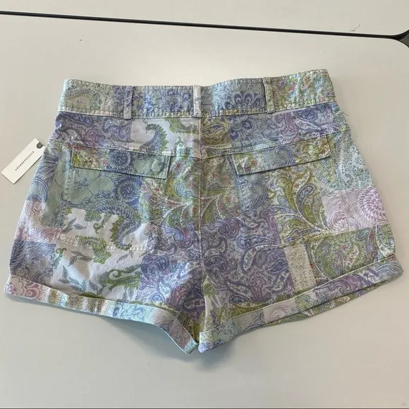 NEW Anthropologie Pilcro Relaxed Pleat Shorts. Size 32 Patchwork Paisley