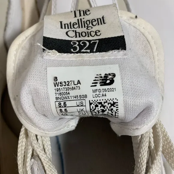 New Balance 327 White Moonbeam Gum Womens Sneakers 8.5‎