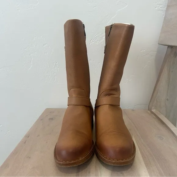 NEW Born Delano Light Brown ‘Tan’ Leather Boot Women's Size 7 Mid Calf Buckle