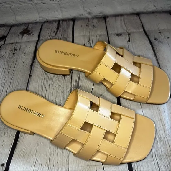 New Burberry Lyna Caged Leather Sandals Size 37.5