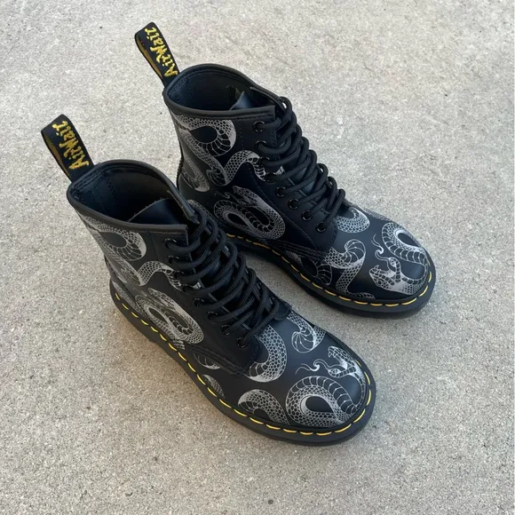 NEW Dr Martens 1460 Serpent Print Leather Boots Black Snake Size Women’s 5 $180