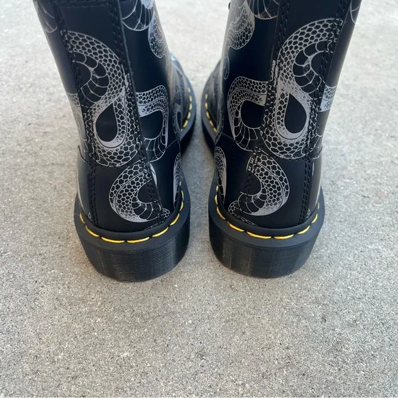 NEW Dr Martens 1460 Serpent Print Leather Boots Black Snake Size Women’s 5 $180