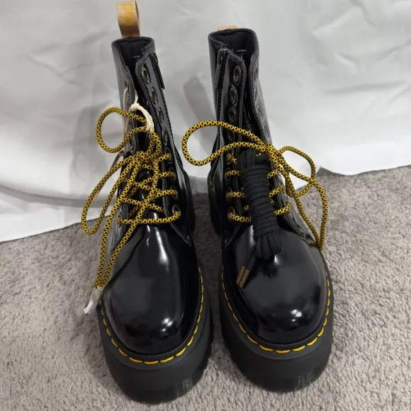 NEW Dr. Martens Vegan Jardon Max Boots Chunky Platforms, Black/Yellow Laces, W8