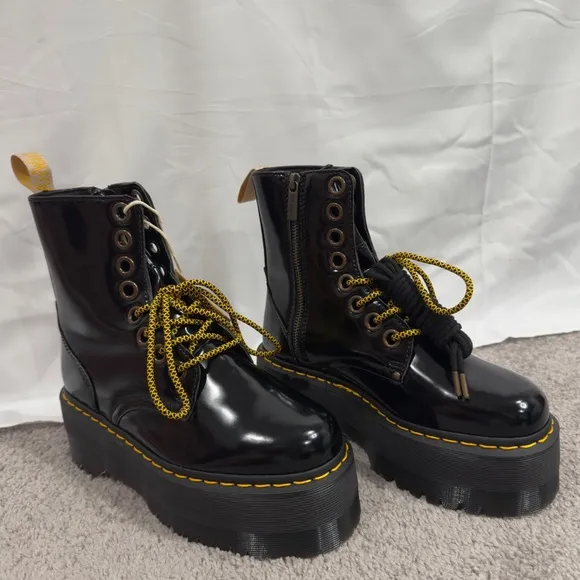 NEW Dr. Martens Vegan Jardon Max Boots Chunky Platforms, Black/Yellow Laces, W8