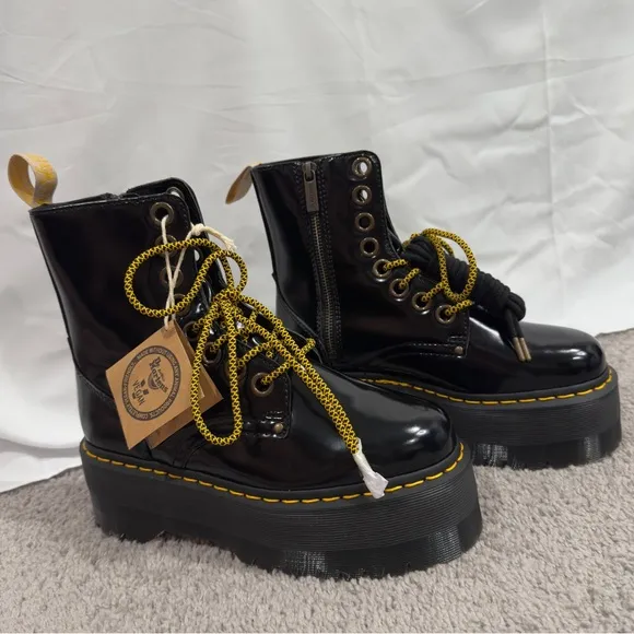 NEW Dr. Martens Vegan Jardon Max Boots Chunky Platforms, Black/Yellow Laces, W8
