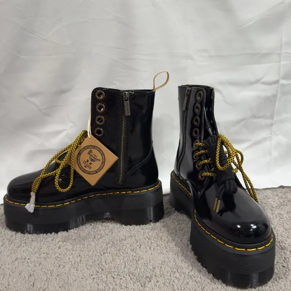 NEW Dr. Martens Vegan Jardon Max Boots Chunky Platforms, Black/Yellow Laces, W8